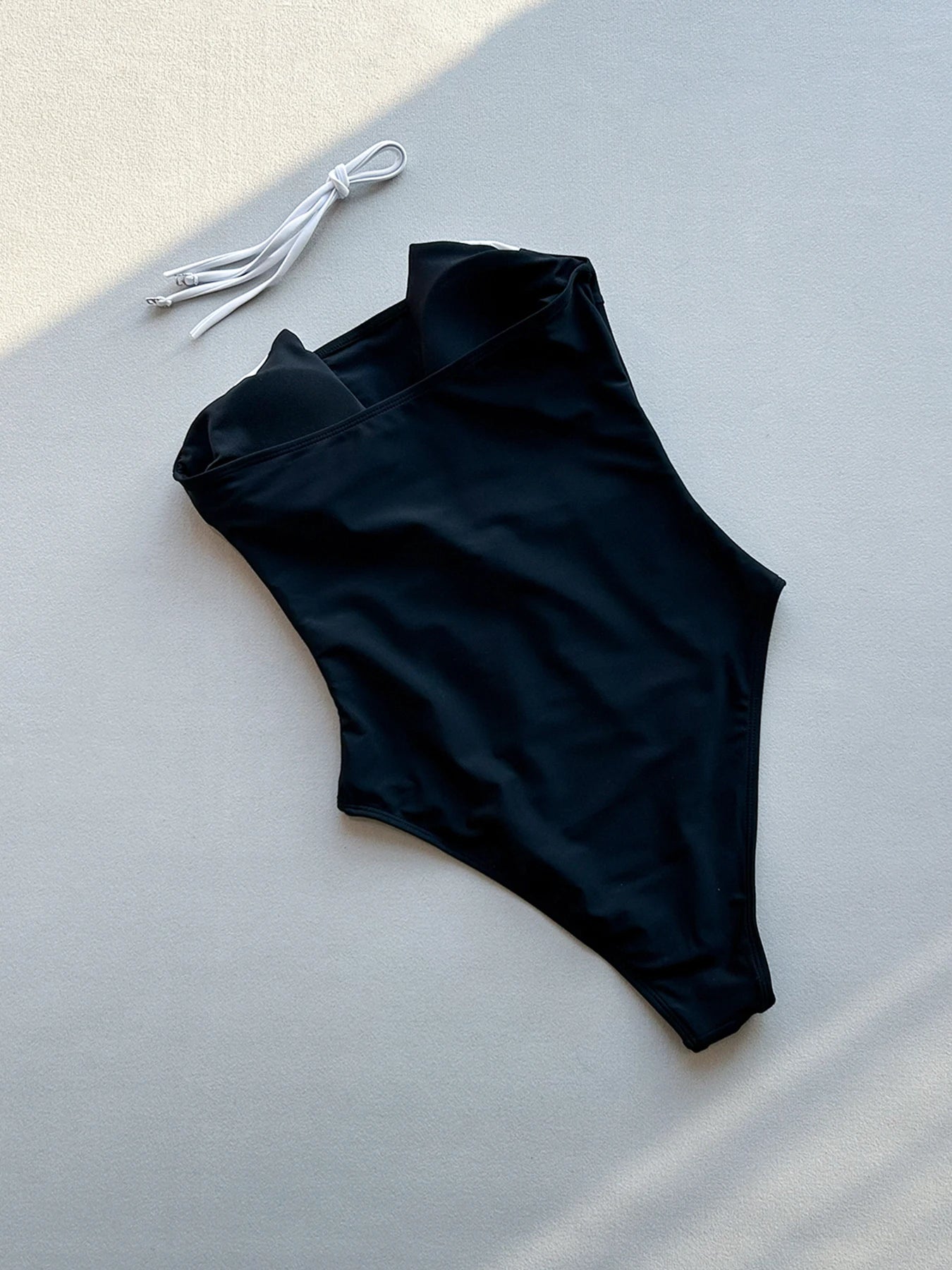 2026 New White And Black Patchwork Swimwear Women One Piece Swimsuit Female Belt Bodysuit Monokini Bathing Suit Summer Beachwear