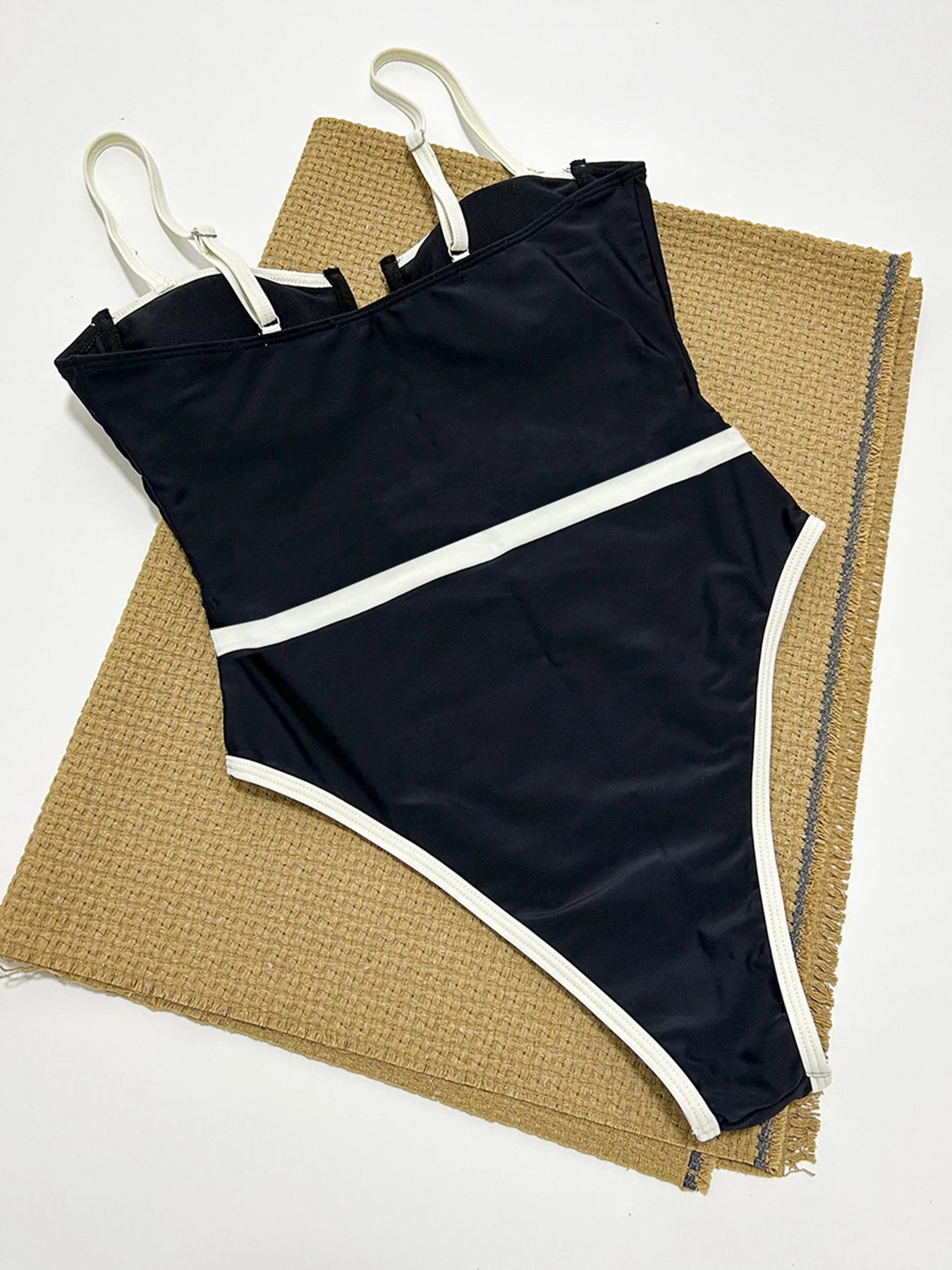 New Black And White Contrast Color One Piece Swimsuit For Women Push Up Swimwear Bodysuit Monokini Bathing Suit Beachwear