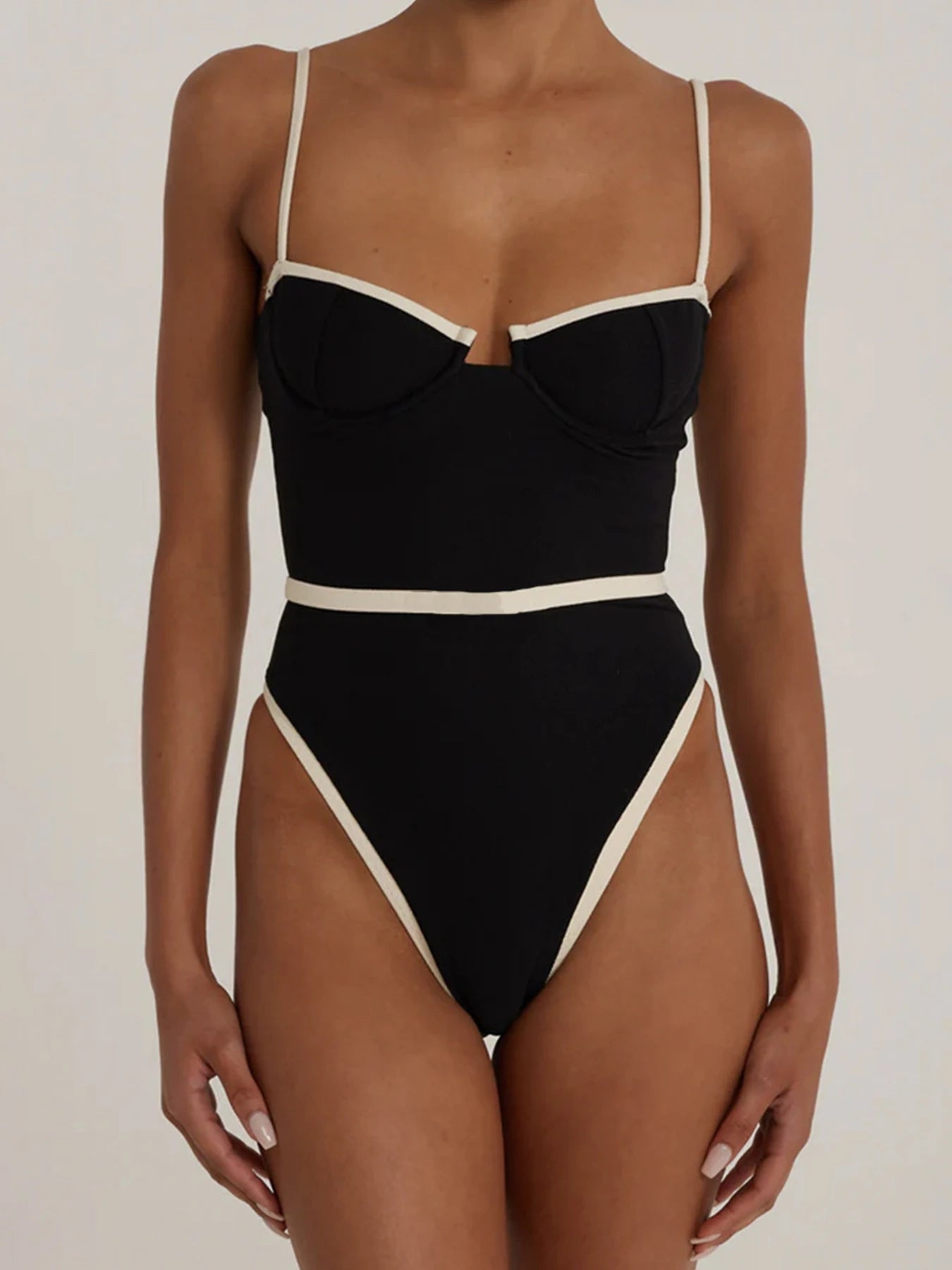 New Black And White Contrast Color One Piece Swimsuit For Women Push Up Swimwear Bodysuit Monokini Bathing Suit Beachwear